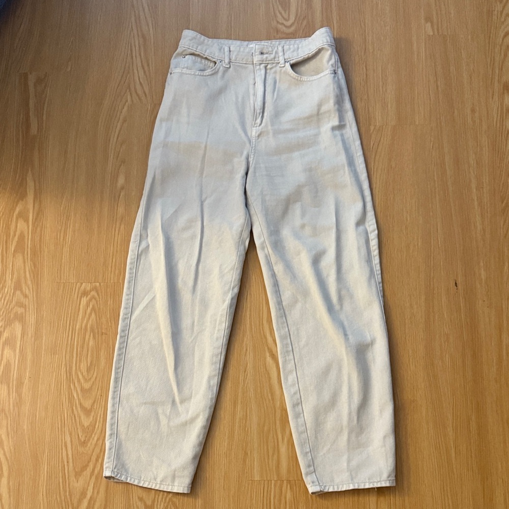 H&M Straight Leg Beige Jeans Size 2